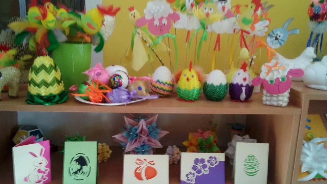 Ozdoby wielkanocne wykonane na warsztatach w bibliotekach na terenie Gminy Białogard