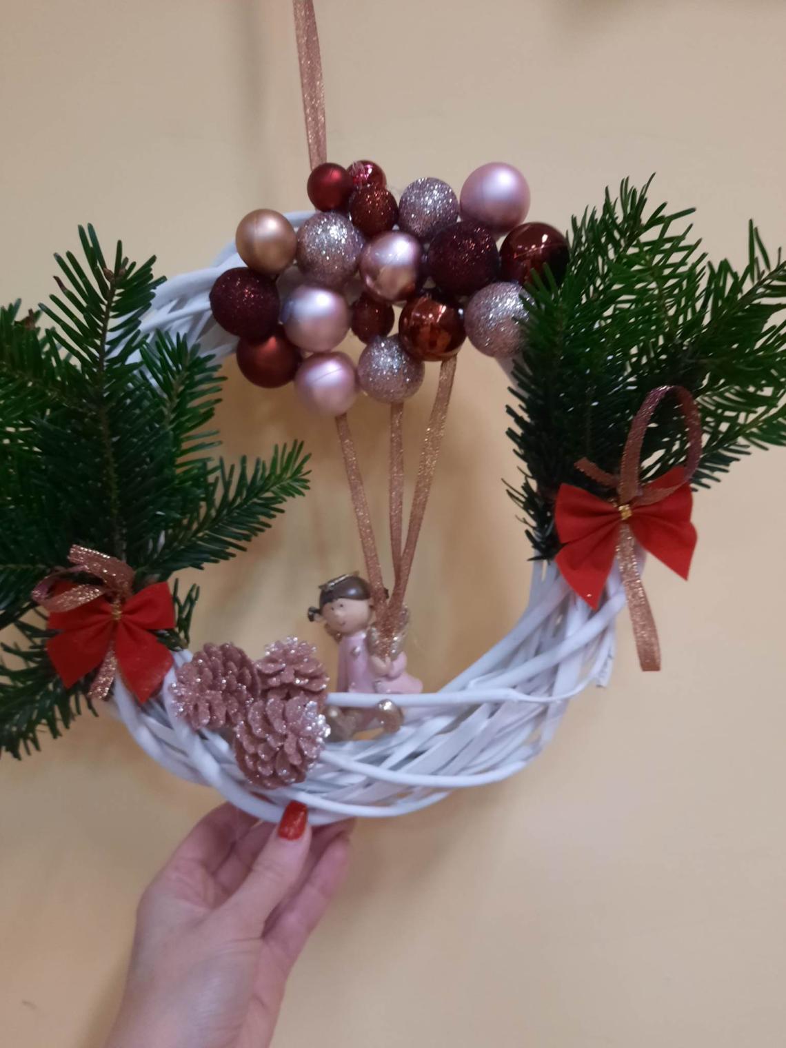 Ozdoba bożonarodzeniowa wykonana na warsztatach w bibliotekach na terenie Gminy Białogard