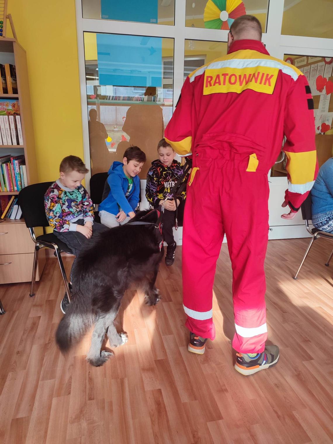 Uczestnicy Bezpiecznych ferii  w bibliotece w Stanominie (2)