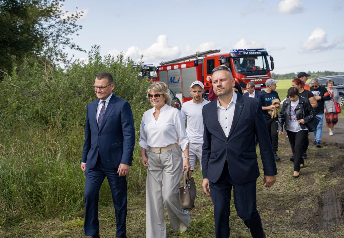 16. Korowód dożynkowy