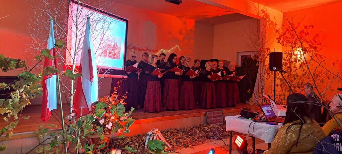 12.	Chór Bel Canto na scenie