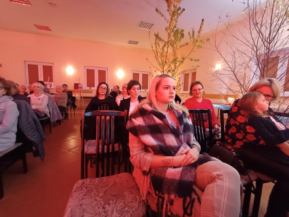 17.	Zgromadzeni goście na sali w Redlinie