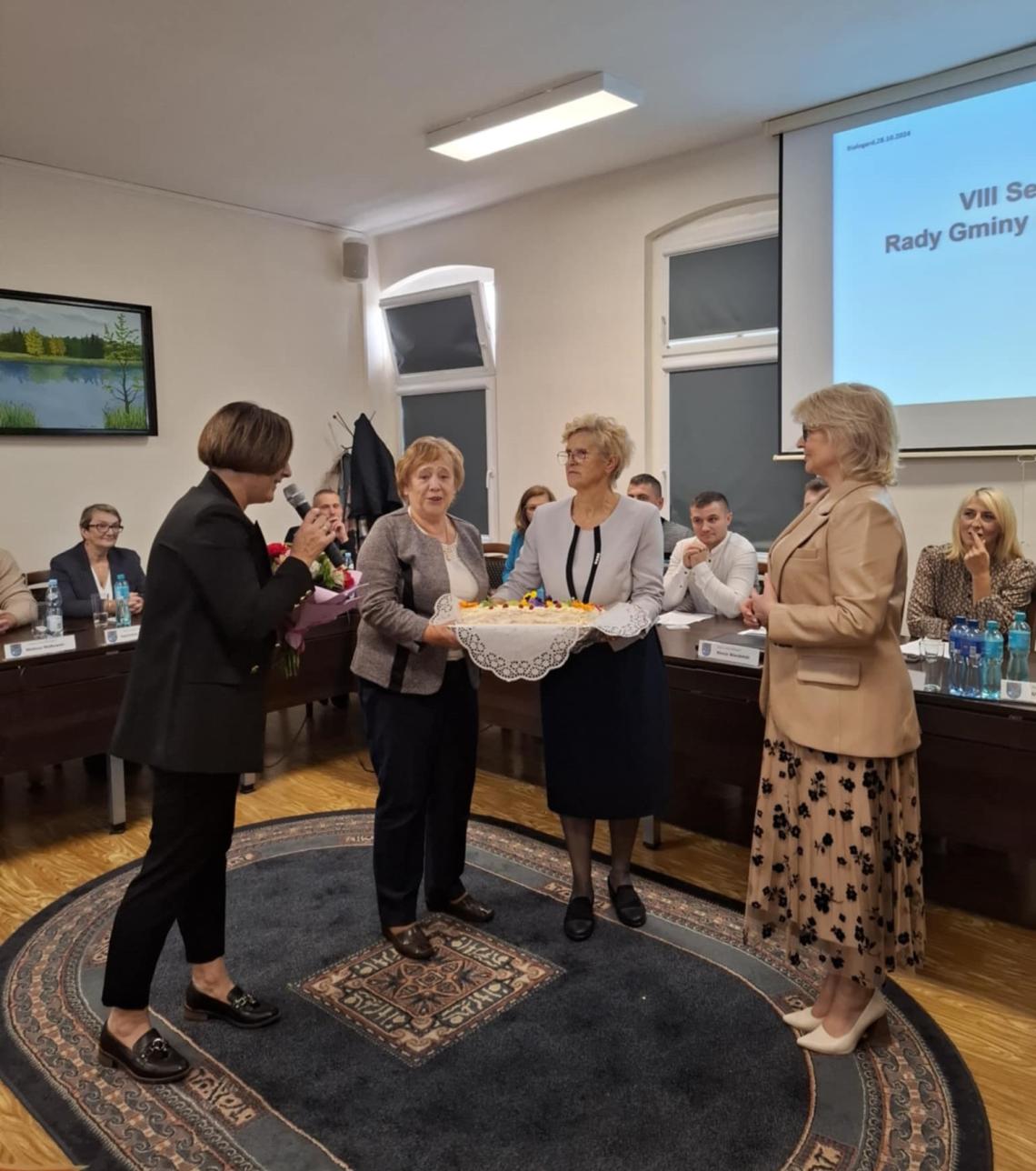 6. Podziękowania dla Pani Sekretarz od Stowarzyszenie „Liderka”.